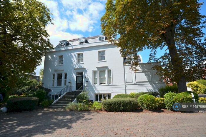 2 Bedroom Flat To Rent In Woodford Road, London, E18