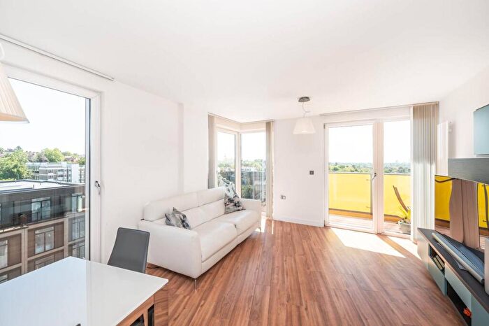 2 Bedroom Flat For Sale In Goldfinch Court, Child's Hill, London, NW11