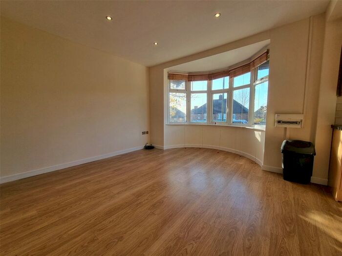 2 Bedroom Flat To Rent In Hucknall Road, Nottingham, Nottinghamshire, NG5