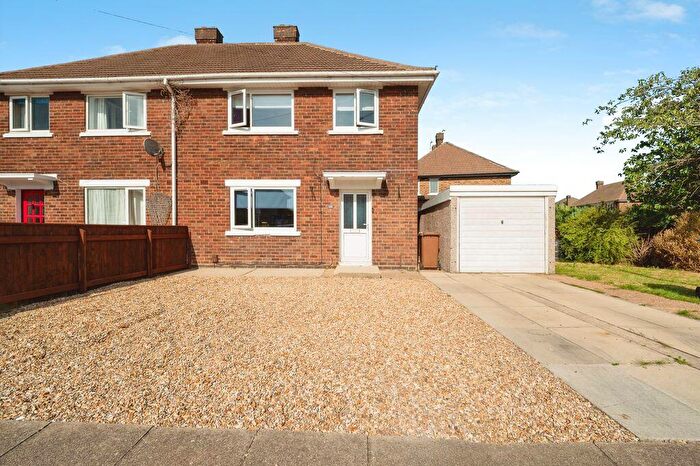 3 Bedroom Semi-Detached House For Sale In Sandringham Road, Cleethorpes, DN35