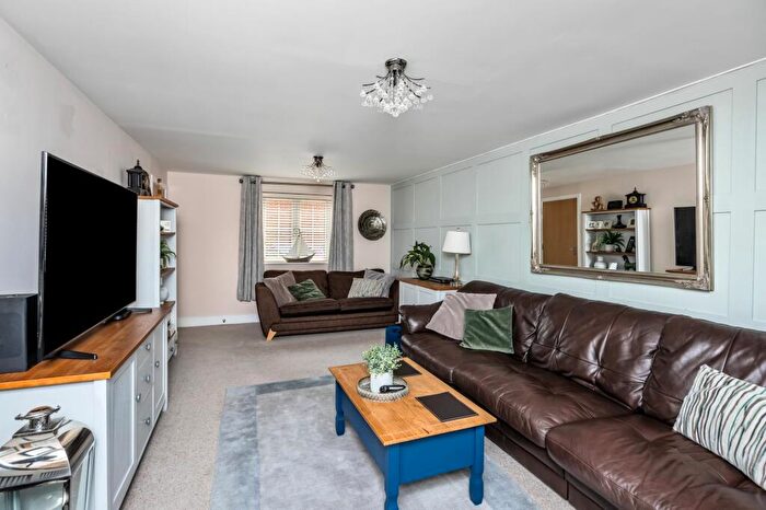 5 Bedroom Detached House For Sale In Newman Road, Horley, RH6