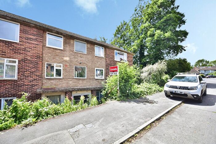 2 Bedroom Flat For Sale In Roseholme, Maidstone, ME16