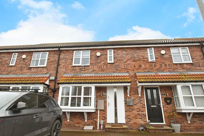 3 Bedroom Terraced House For Sale In Partington Drive, Hull, HU9