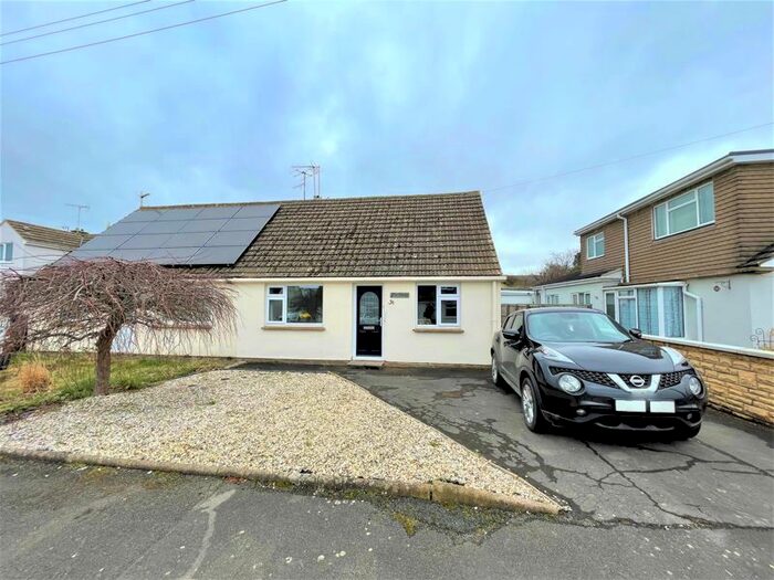 3 Bedroom Chalet To Rent In Ryelands Road, Stonehouse, GL10