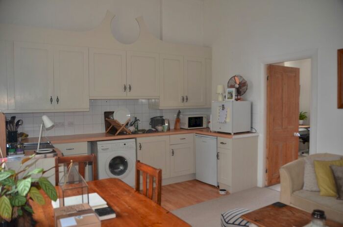 2 Bedroom Flat To Rent In Palace Road, Kingston Upon Thames KT1