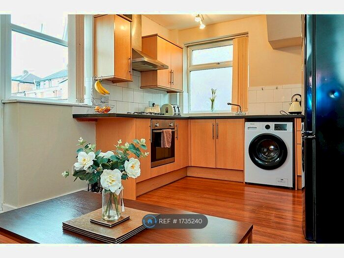 3 Bedroom Semi-Detached House To Rent In The Martyrs Close, Coventry, CV3