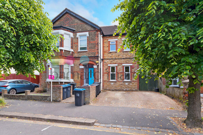 2 Bedroom Flat To Rent In Dornton Road, South Croydon, CR2