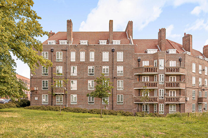 2 Bedroom Flat For Sale In Inwood House, East Dulwich, London, SE22