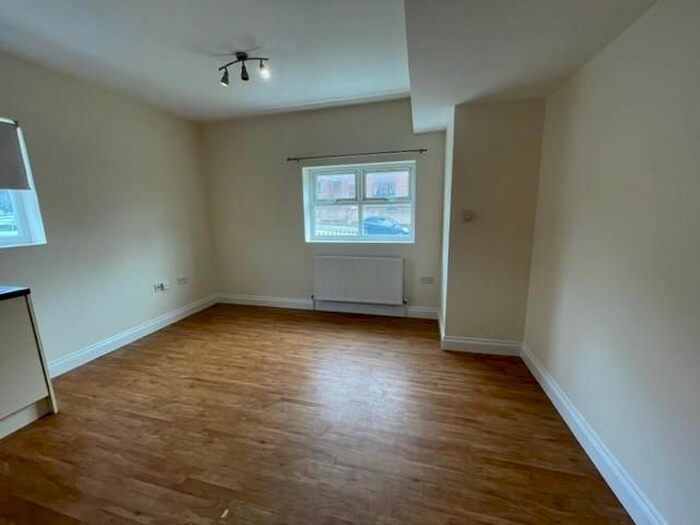 1 Bedroom Flat To Rent In Dover Road, Folkestone, CT19