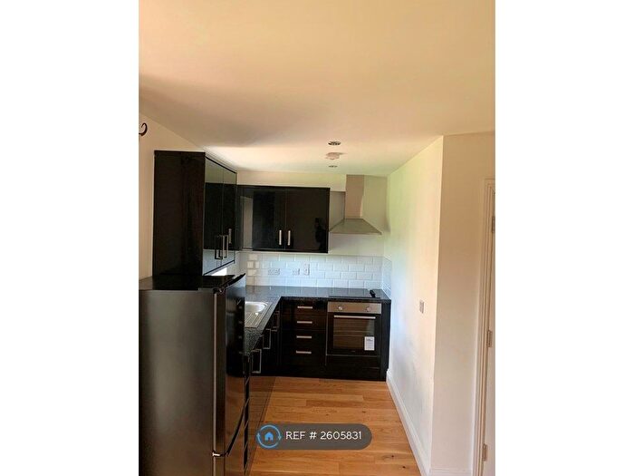 1 Bedroom Flat To Rent In Whiston Road, London, E2
