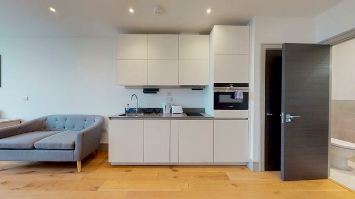 Studio To Rent In Highgate Hill, London, N19