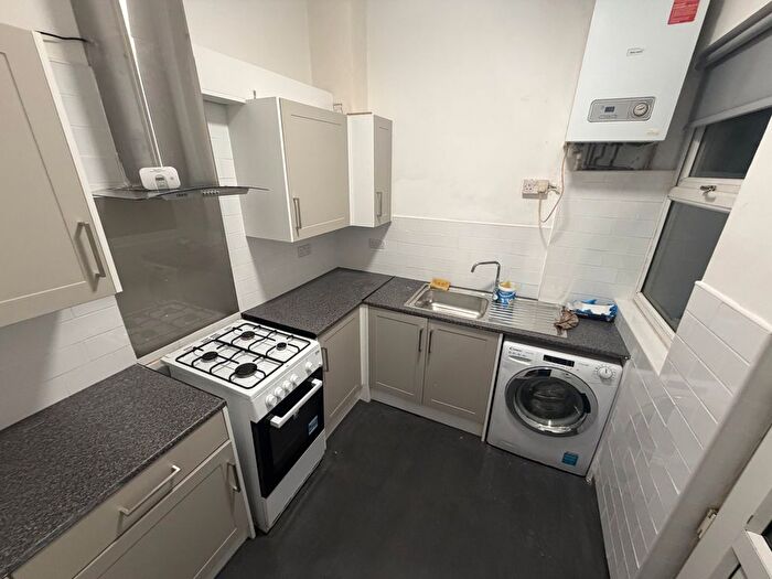 4 Bedroom Terraced House To Rent In Hinde House Lane, S4