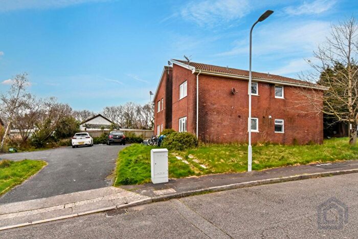 1 Bedroom Flat For Sale In Bronwydd, Birchgrove, SA7