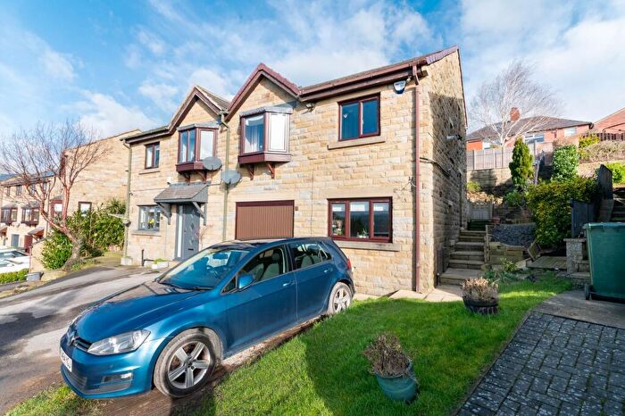 3 Bedroom Semi Detached House For Sale In Kestrel View, Shelley, HD8