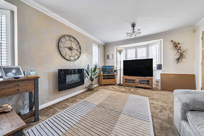 4 Bedroom Detached House For Sale In Stempe Close, Hawkinge, CT18