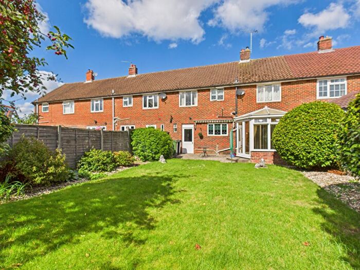 4 Bedroom Terraced House For Sale In Huntsmoor Road, Tadley, RG26