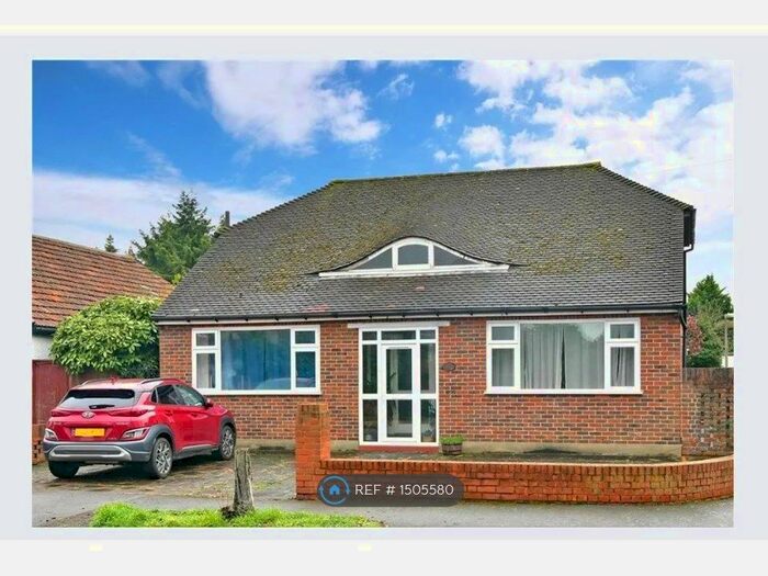 2 Bedroom Bungalow To Rent In Westfield Road, Cheam, Sutton, SM1