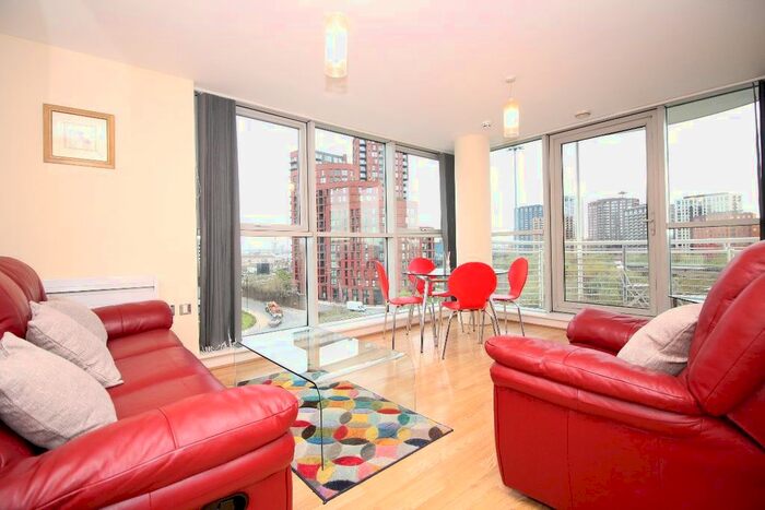 2 Bedroom Flat To Rent In Switch House, Blackwall Way, Canary Wharf, E14