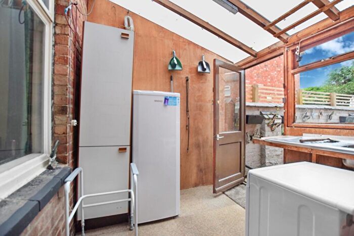 3 Bedroom Terraced House For Sale In Northampton Road, Wellingborough, Northamptonshire, NN8