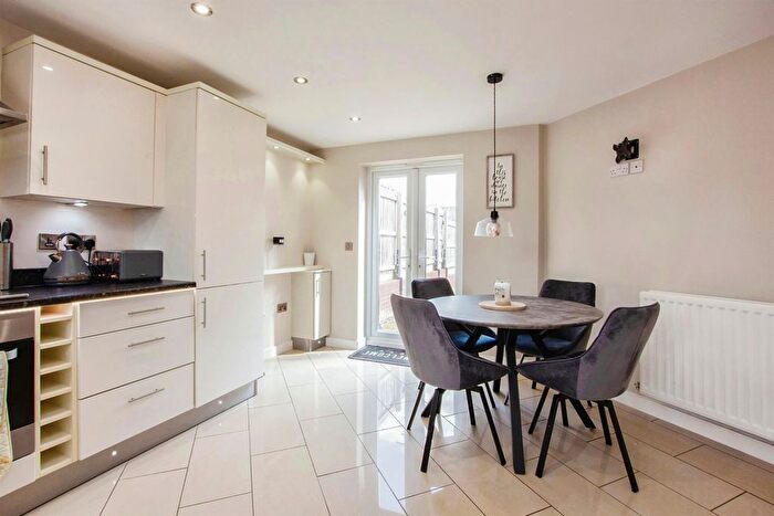 3 Bedroom Semi-Detached House For Sale In Ellington Road, Arnold, Nottingham, NG5