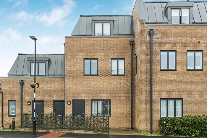 1 Bedroom Apartment For Sale In Red Lion Road, Surbiton, KT6