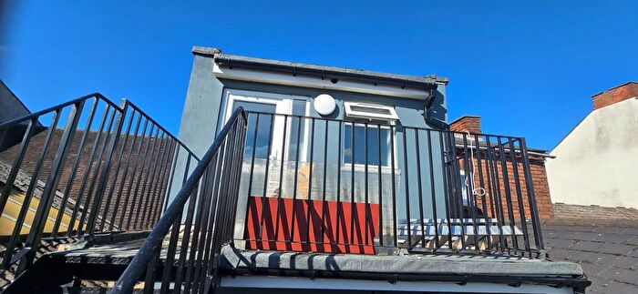 1 Bedroom Flat To Rent In Carters Green, West Bromwich, B70