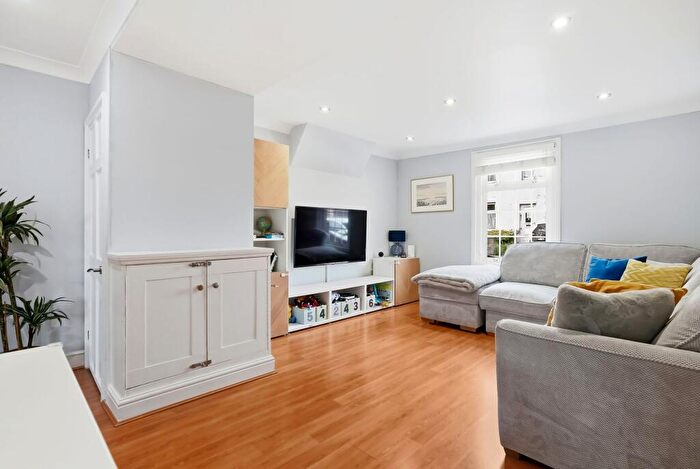 3 Bedroom Semi-Detached House For Sale In St. Andrews Road, Carshalton, SM5