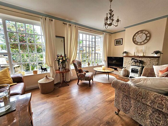 3 Bedroom Semi-Detached House For Sale In Watery Lane, Newent, GL18