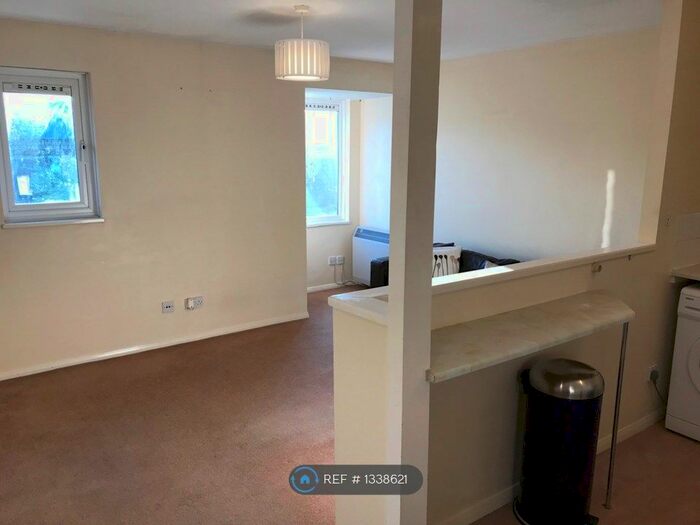 1 Bedroom Flat To Rent In Pomander Crescent, Milton Keynes, MK7