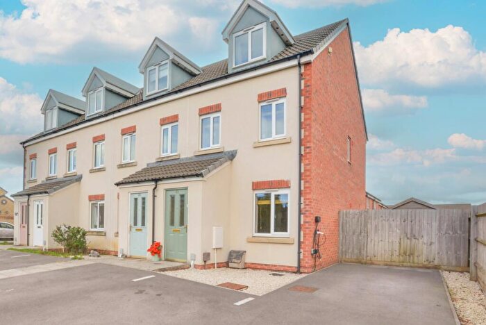 3 Bedroom Town House For Sale In College Row, Melksham, Wiltshire, SN12