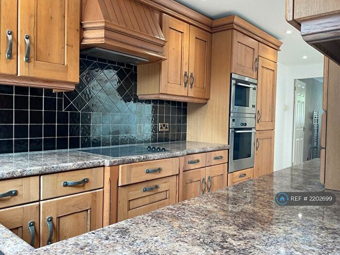 1 Bedroom Flat To Rent In The Hawthorns, Oldbury, B68