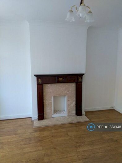 3 Bedroom Semi-Detached House To Rent In Beech Avenue, Manchester, M45