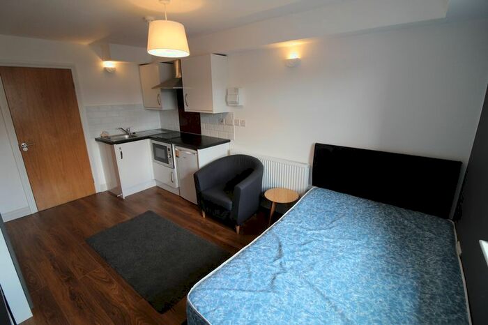 1 Bedroom Flat To Rent In Chapel Hill, Huddersfield, HD1