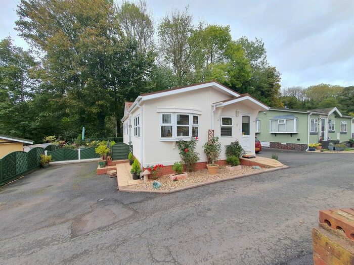 2 Bedroom Mobile/park Home For Sale In Hampton Loade Park Homes, Hampton Loade, Bridgnorth WV15