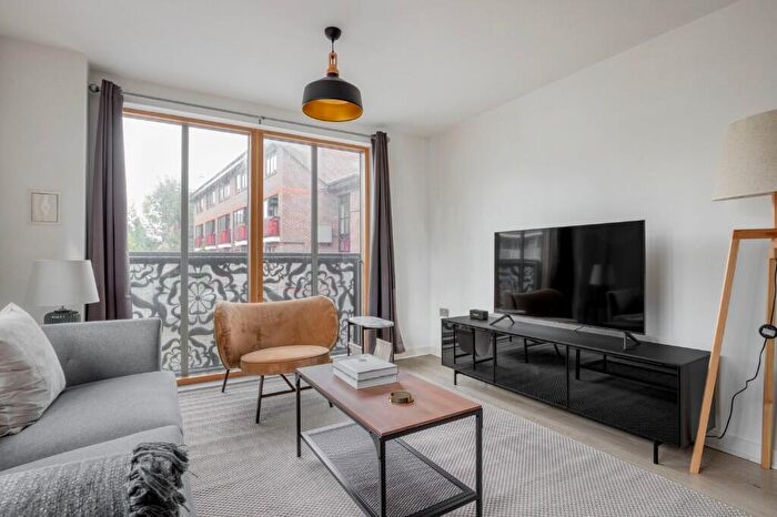 2 Bedroom Apartment To Rent In Pitfield Street, London, N1