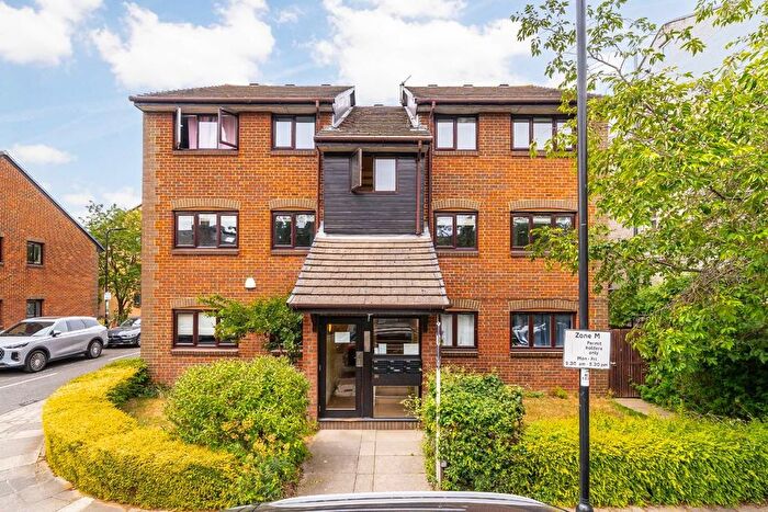 2 Bedroom Flat To Rent In Rothschild Road, Chiswick, W4