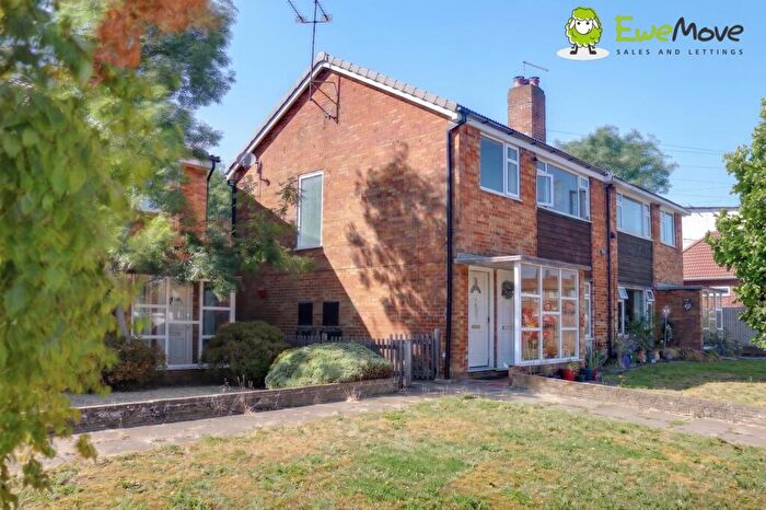 2 Bedroom Maisonette To Rent In Hitchin Road, Luton, Bedfordshire, LU2