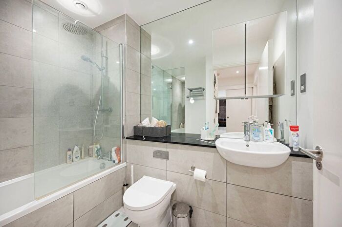 1 Bedroom Flat To Rent In Plumbers Row, Aldgate, London, E1