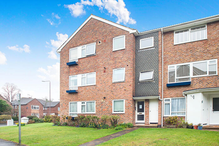 2 Bedroom Apartment To Rent In South Sutton, SM2