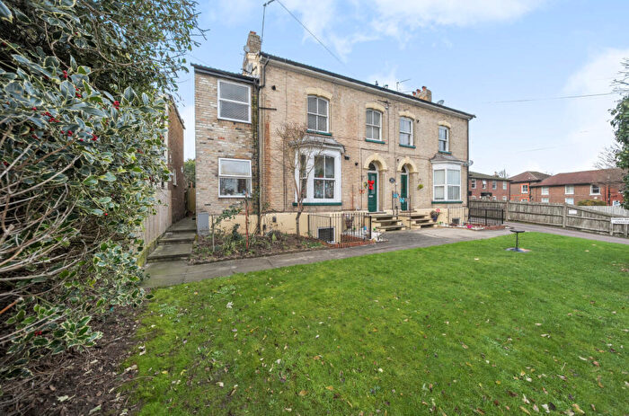 1 Bedroom Apartment For Sale In Acacia Villas, Icknield Street, Dunstable, LU6