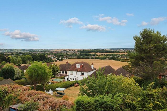 4 Bedroom Detached House For Sale In Hilltop Way, Salisbury, SP1