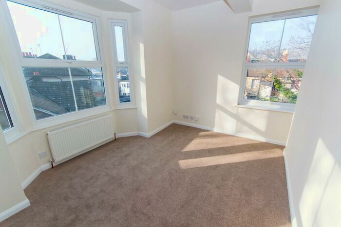 2 Bedroom Flat To Rent In Wellington Road, BN2