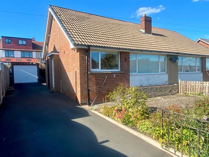 2 Bedroom Semi-Detached Bungalow For Sale In Celandine Drive, Salendine Nook, Huddersfield, HD3