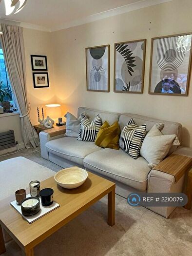 2 Bedroom Flat To Rent In Bunning Way, London, N7