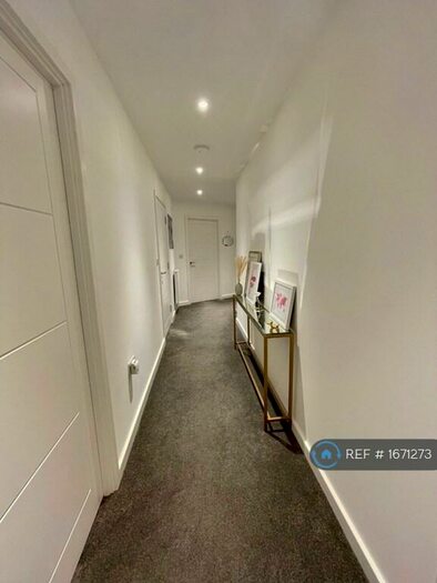 3 Bedroom Flat To Rent In Burgess Hill, Burgess Hill, RH15