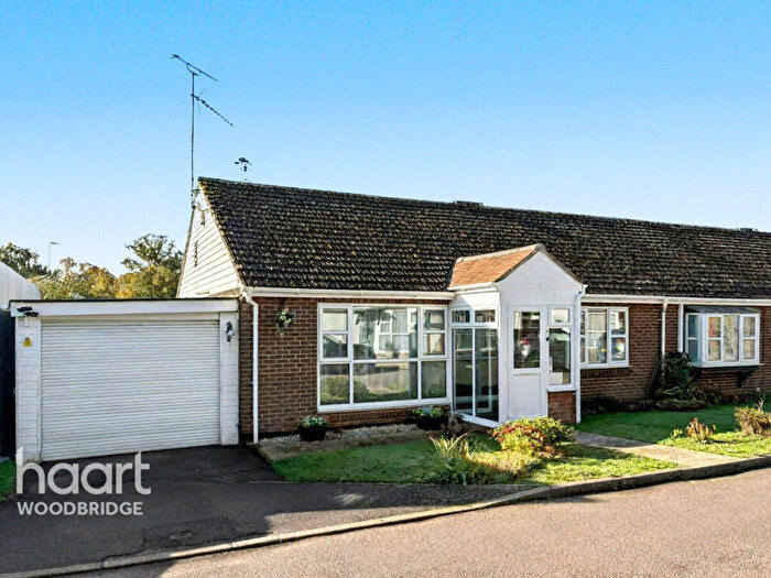 3 Bedroom Semi-Detached Bungalow For Sale In Easton Road, Woodbridge, IP12
