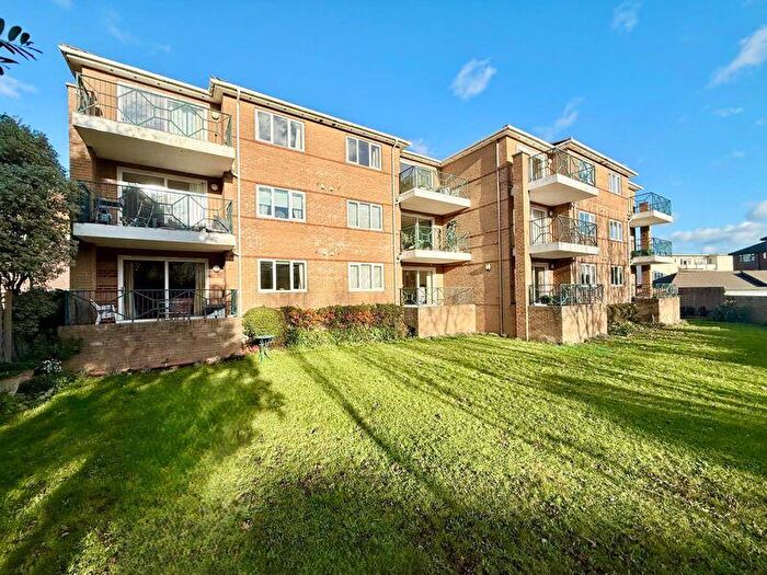 2 Bedroom Flat For Sale In Wollaston Road, Bournemouth, BH6
