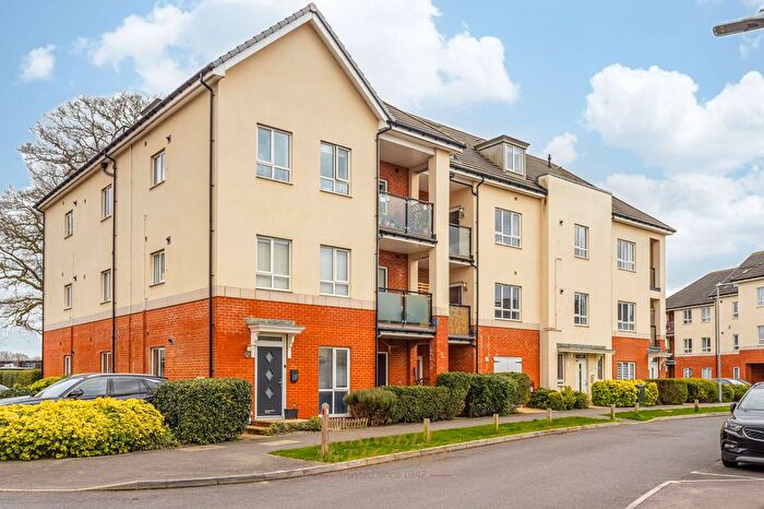 2 Bedroom Flat For Sale In Percivale Close, Crawley, RH11