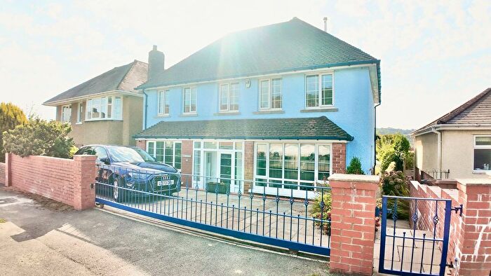 4 Bedroom Detached House For Sale In Highfield Road, Pontllanfraith, NP12