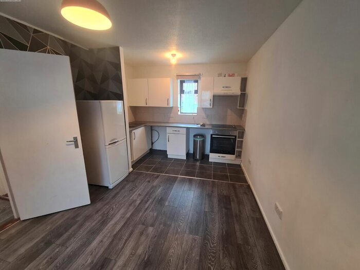 1 Bedroom Flat To Rent In Gosport, Lansdowne House, PO12